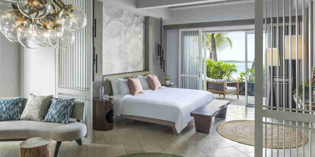 Shangri La Suite Bedroom