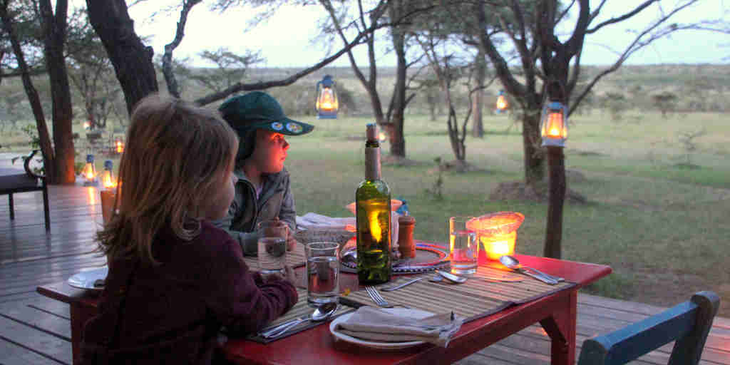 Mara Bush Houses kids ready outdoor dinner