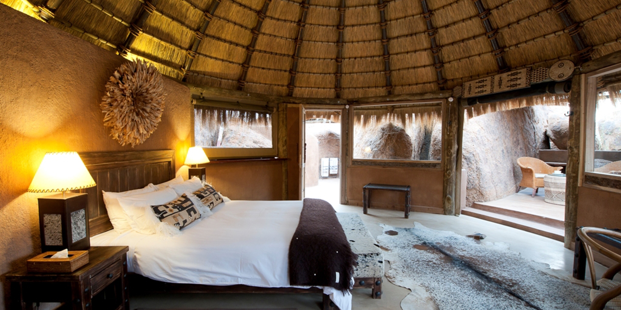 16. MO Mini Suite Interior