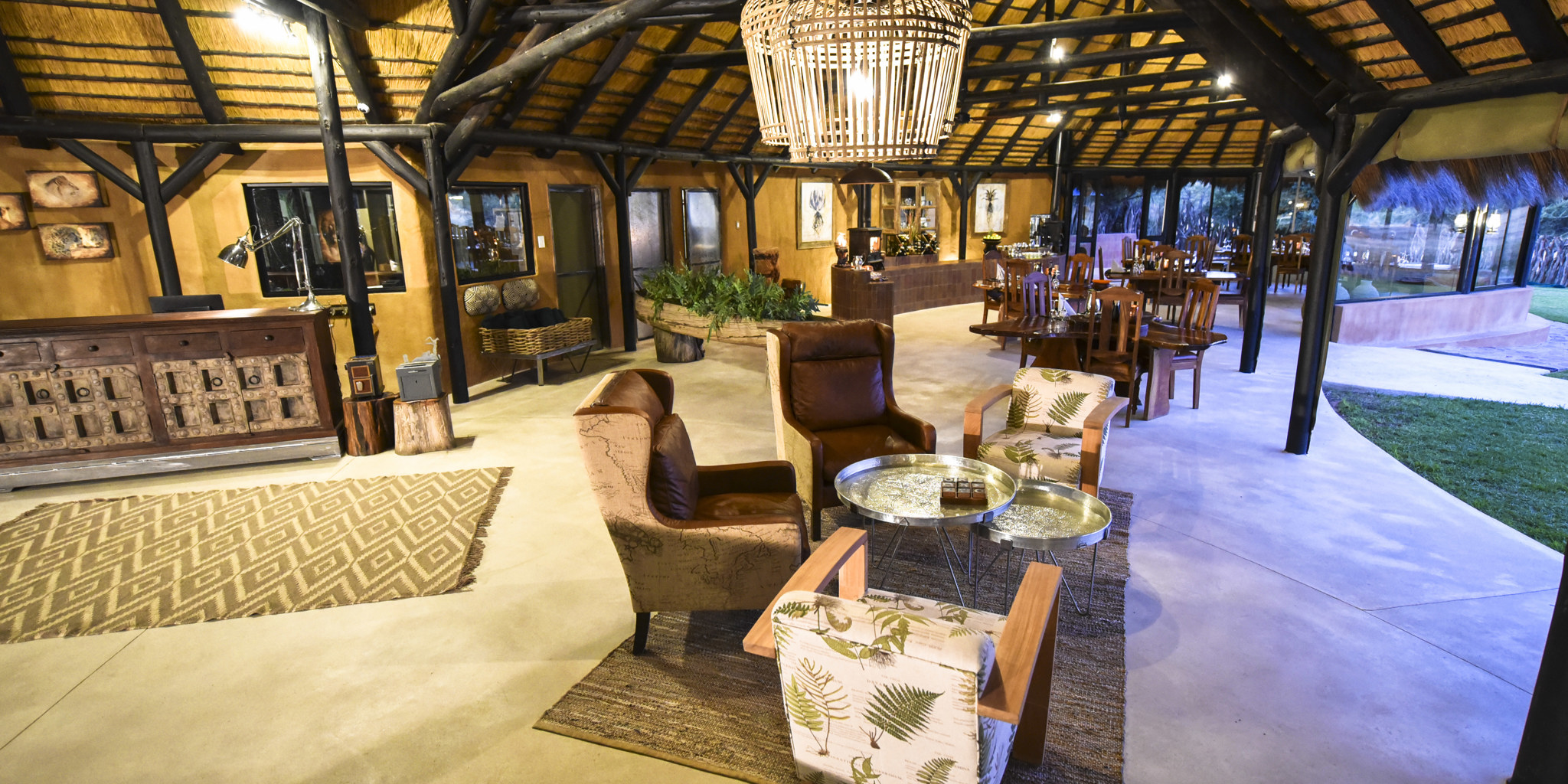 bush camp lapa lounge 4