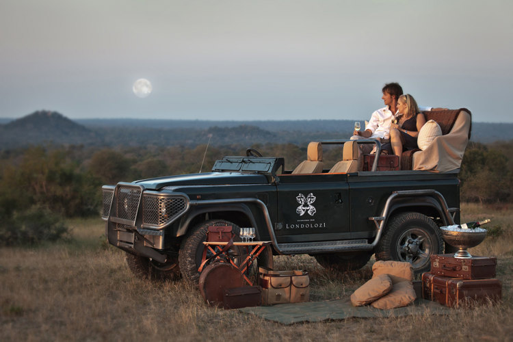 HD Honeymoon vehicle  onscreen