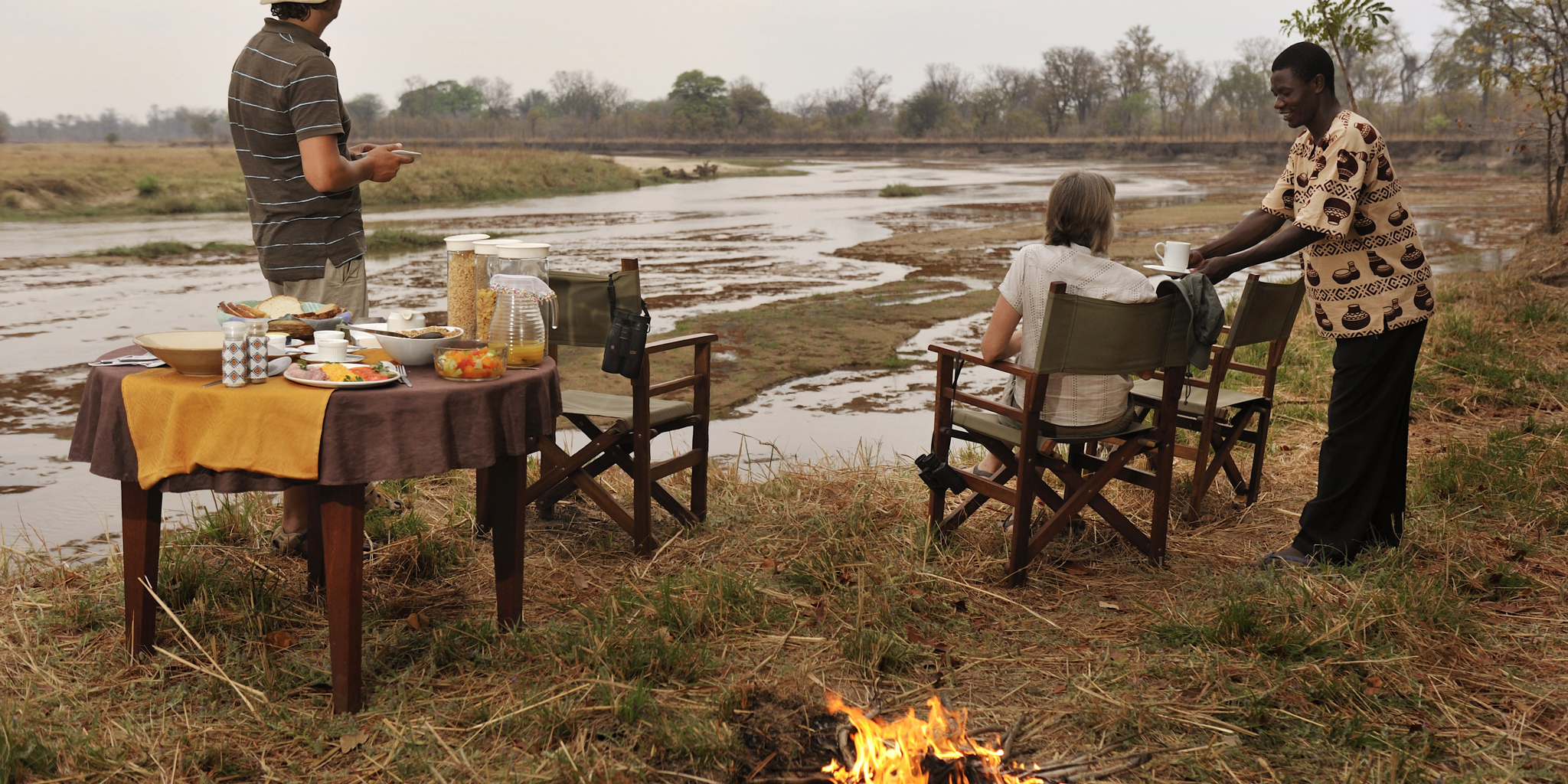 RAS   MWALESHI   BREAKFAST ON THE MWALESHI RIVER