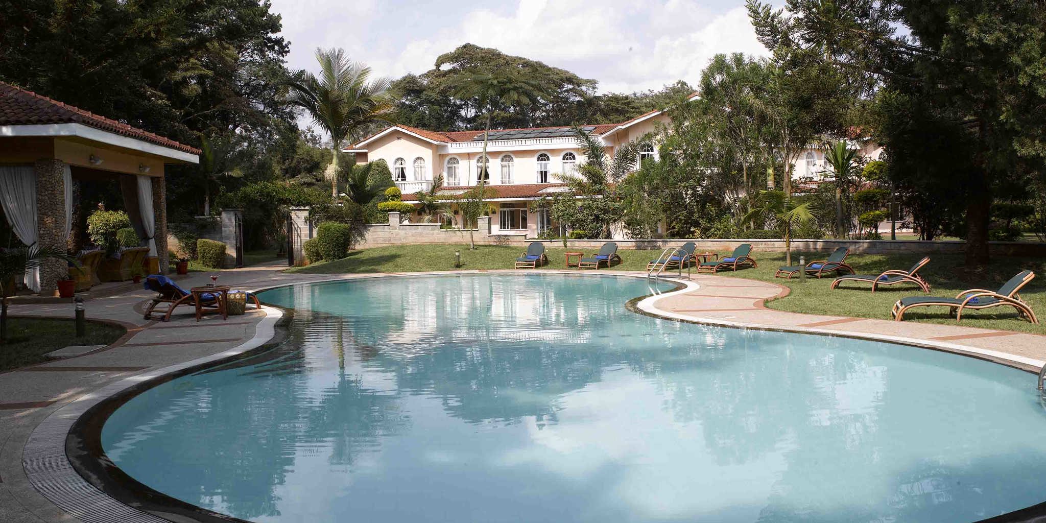 HouseofWaine pool