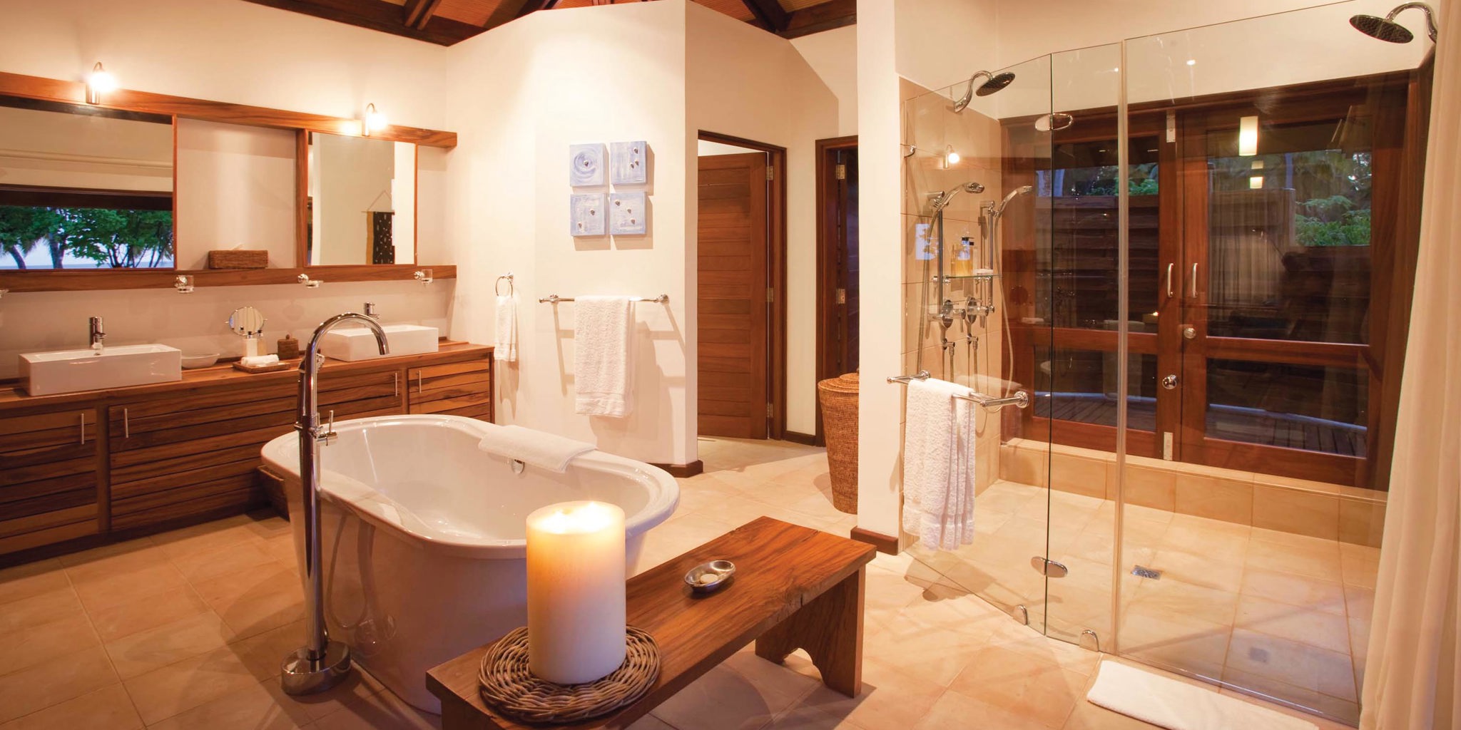 beach residence bathroom (MLP)