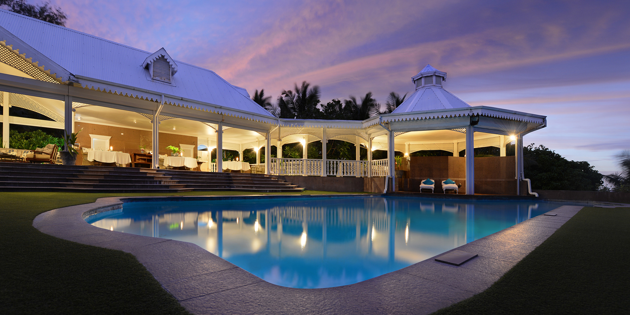 pavilion low pool layered