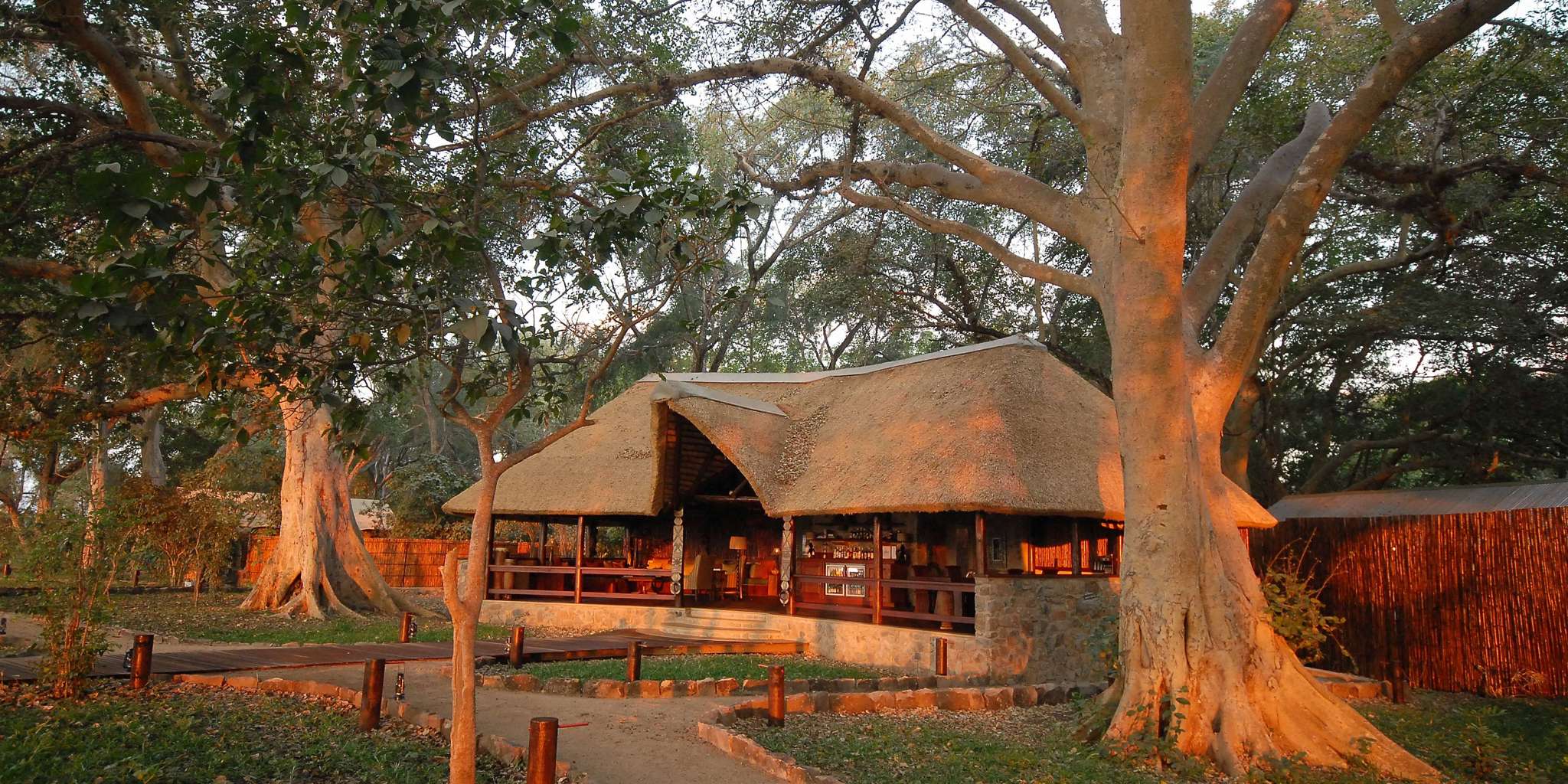 mozambique safari lodges