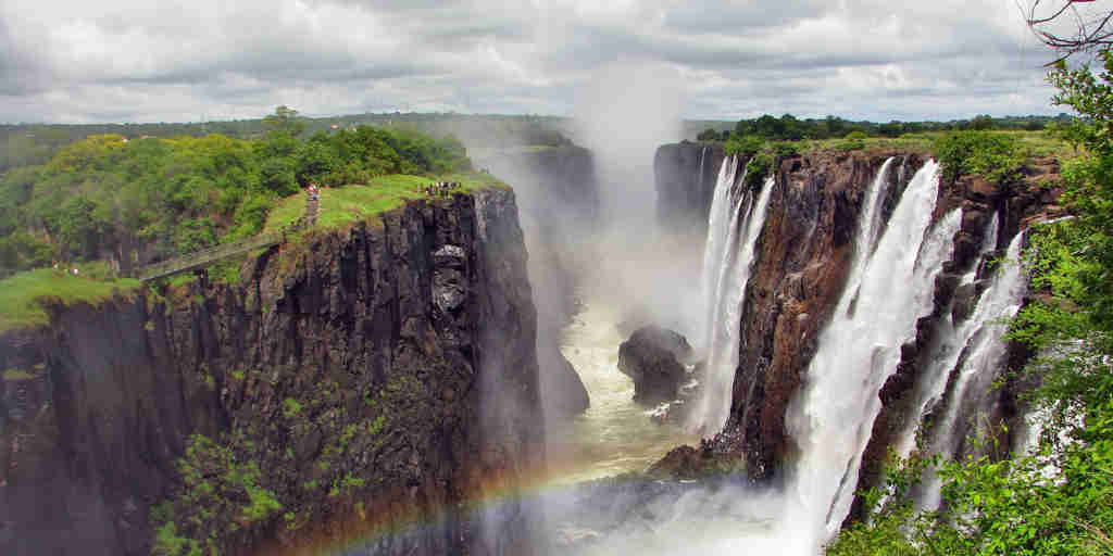 victoria falls rainbow, zambia safari holidays