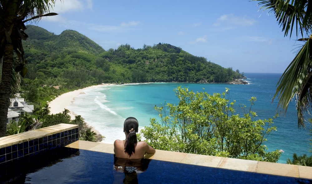 25558333 H1 BTSY GuestRoom IntendancePoolVilla PoolView 04