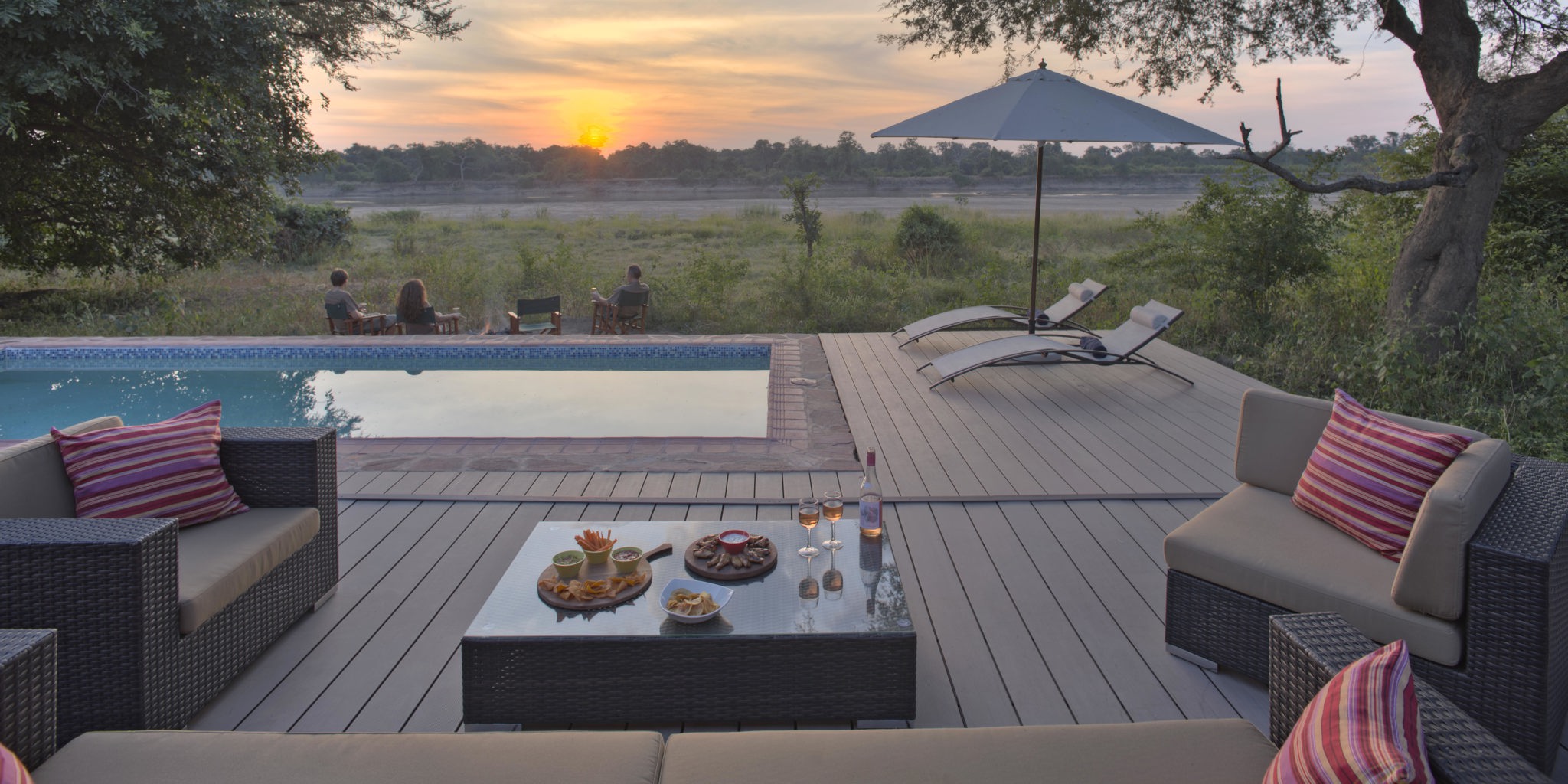 Croc Nest sunset around the fire