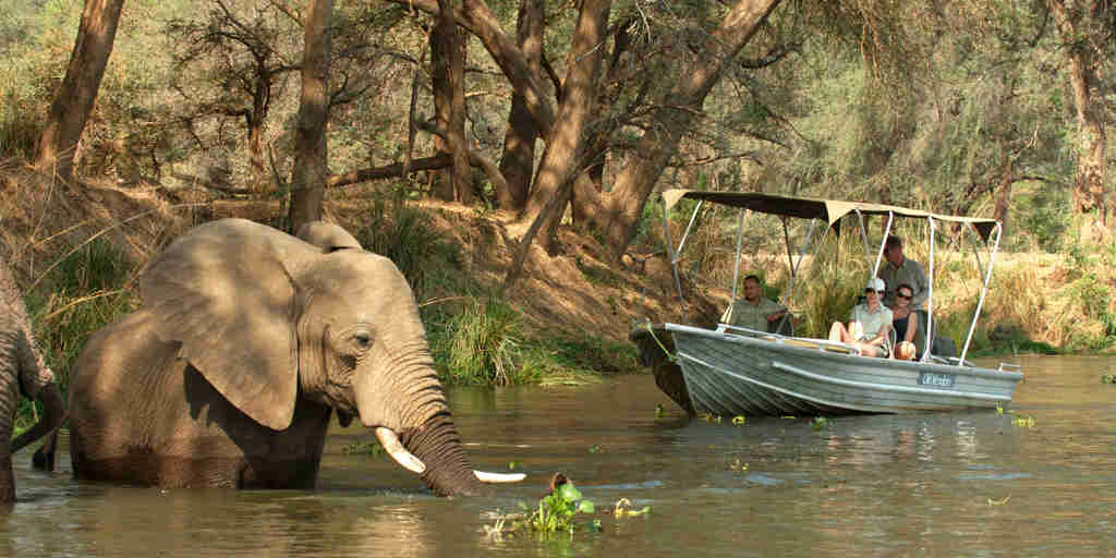 boating safaris, lower zambezi national park, zambia safaris