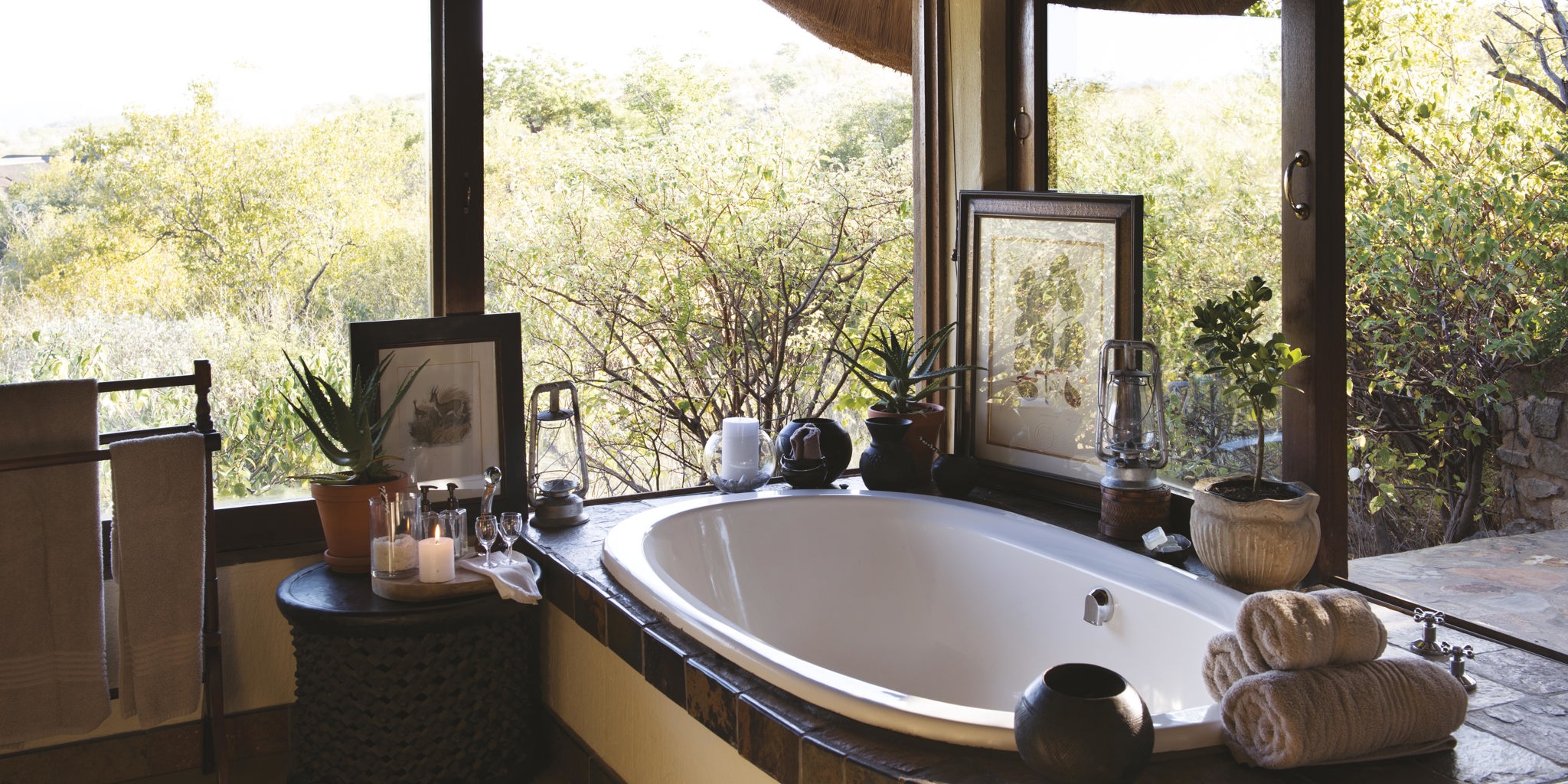 Tuningi suite bathroom 01