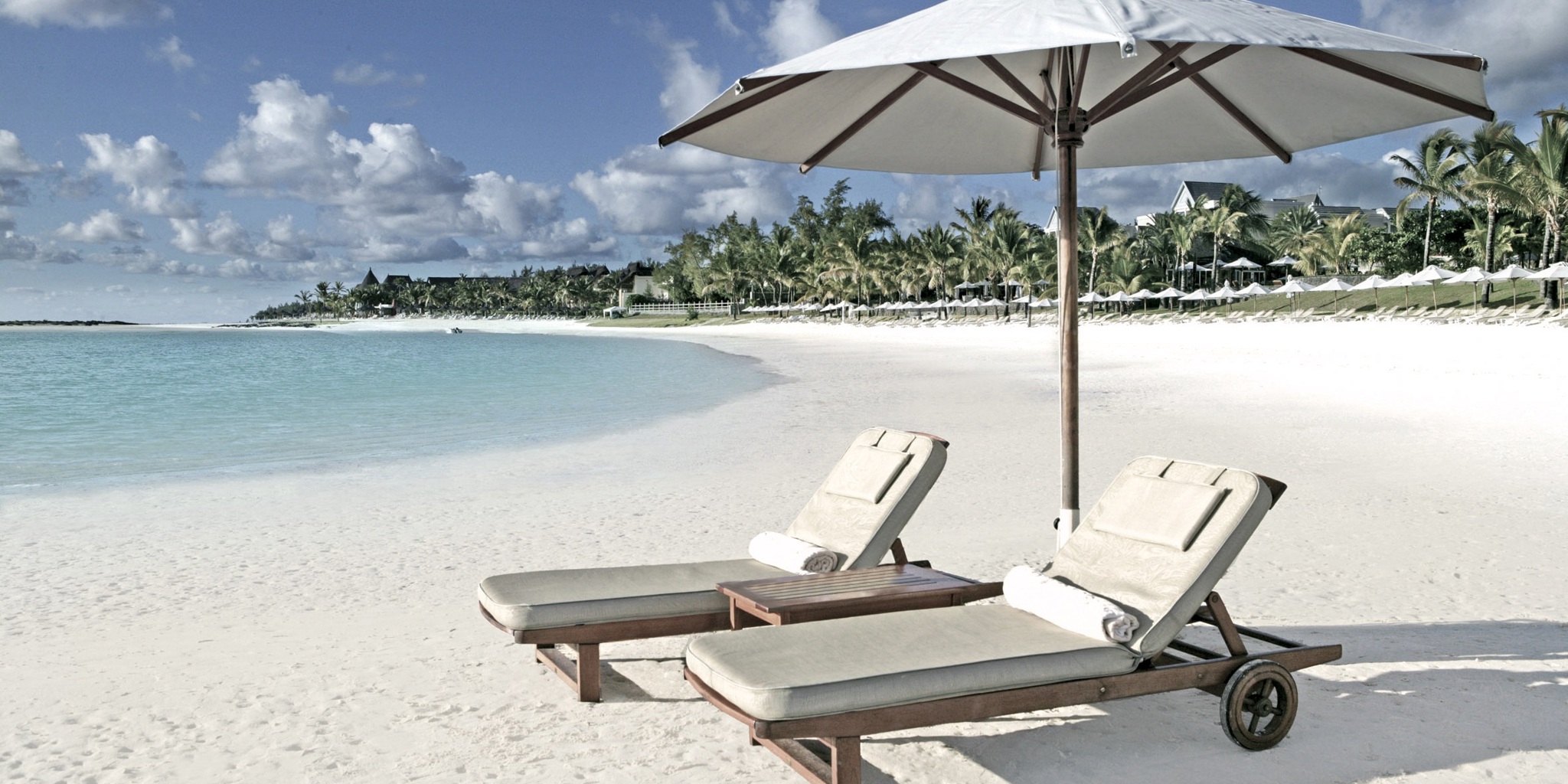 TRMA Sun Loungers on Beach PW08R