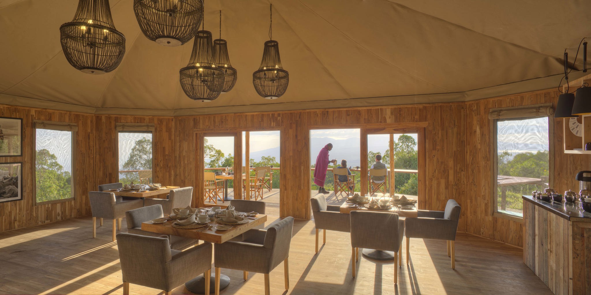 The Highlands breakfast deck