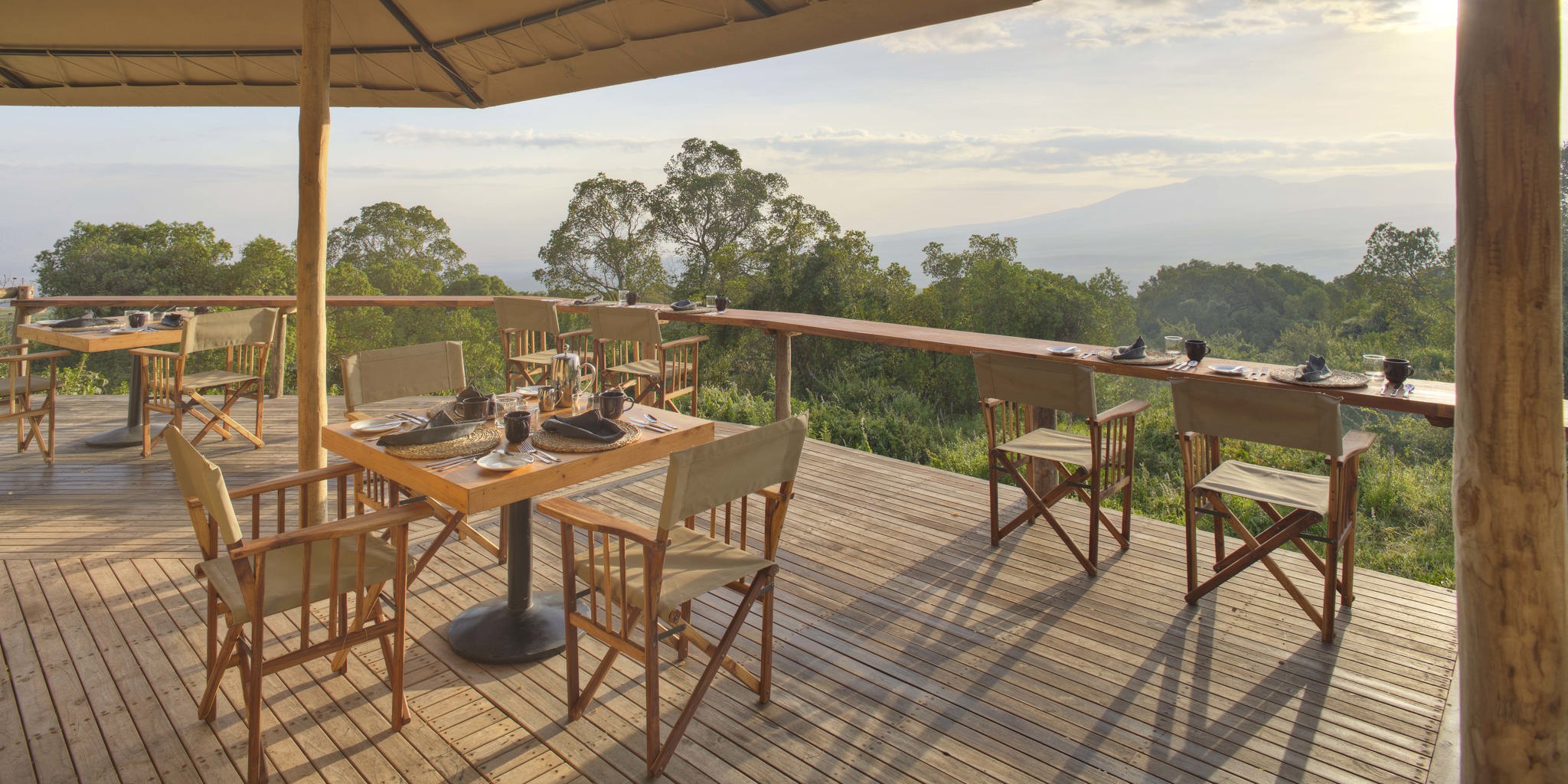 The Highlands breakfast on deck