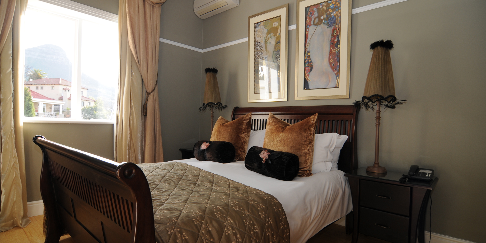 03 Luxury Room 2 01