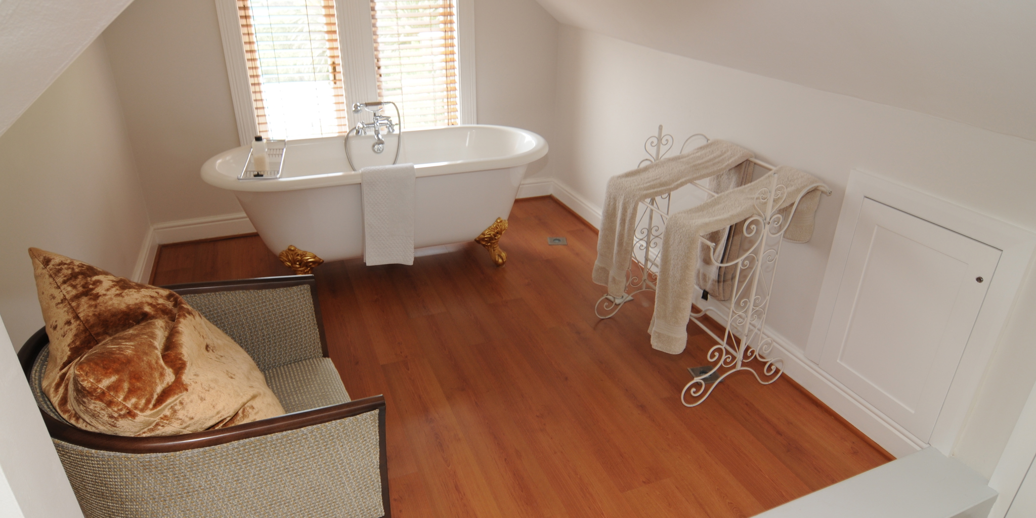 03 Luxury Room 7 02