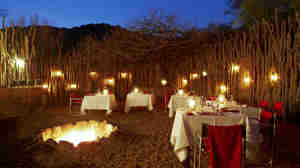 TSL014   Thanda Safari Lodge   Boma Dinner   MH019
