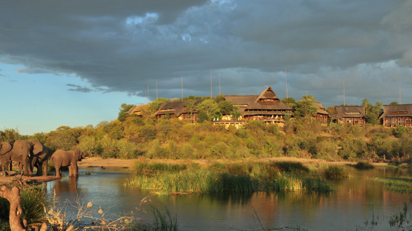 Victoria Falls Safari Lodge