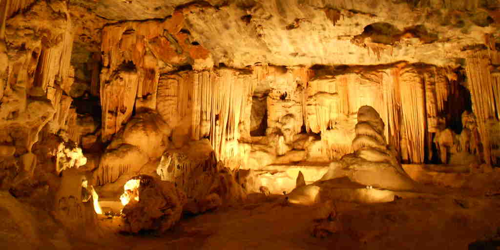 congo caves, oudtshoorn, south africa safari vacations
