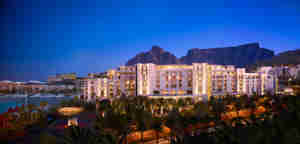 407 OO Cape Town Exterior Night