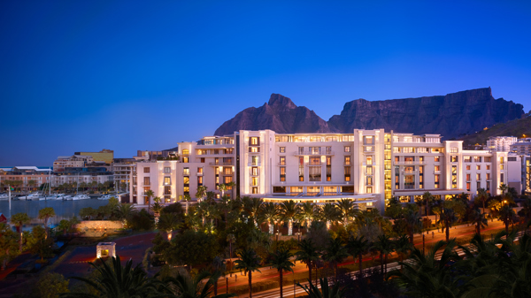 407 OO Cape Town Exterior Night