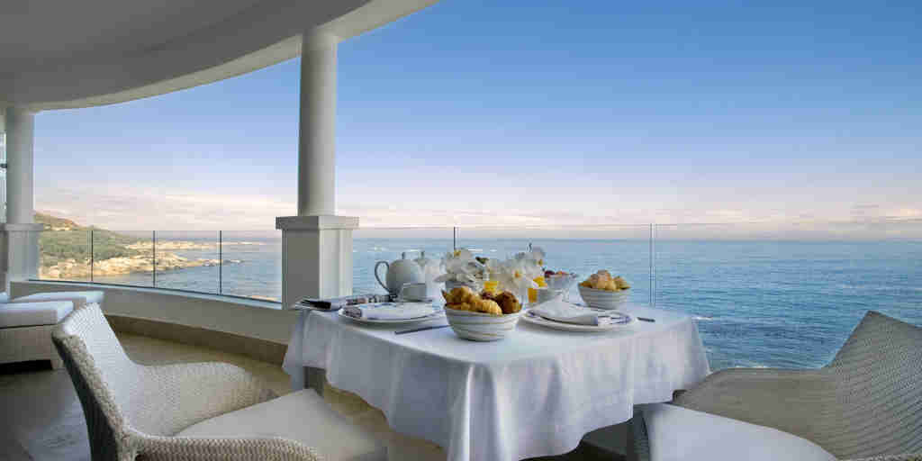 037. Presidential Suite Balcony Breakfast table