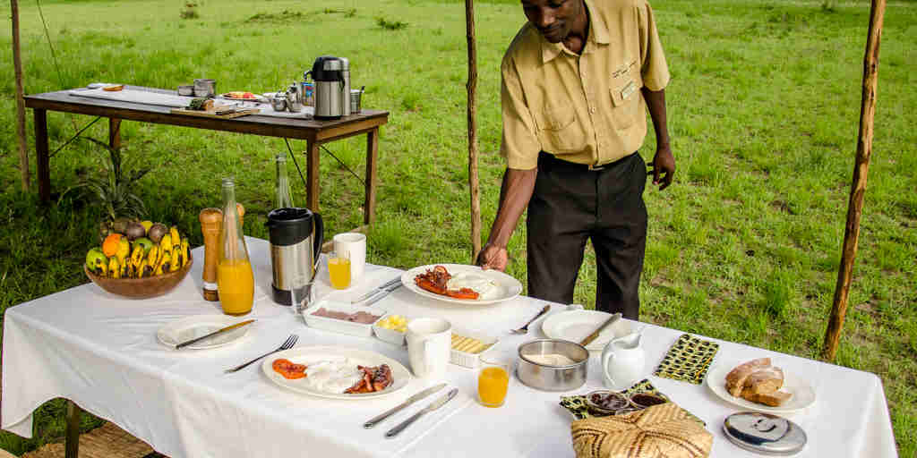 Ishasha Wilderness Camp   Bush Breakfast (6)