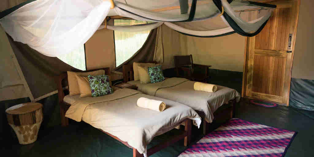 09. MRL thatched safari tent