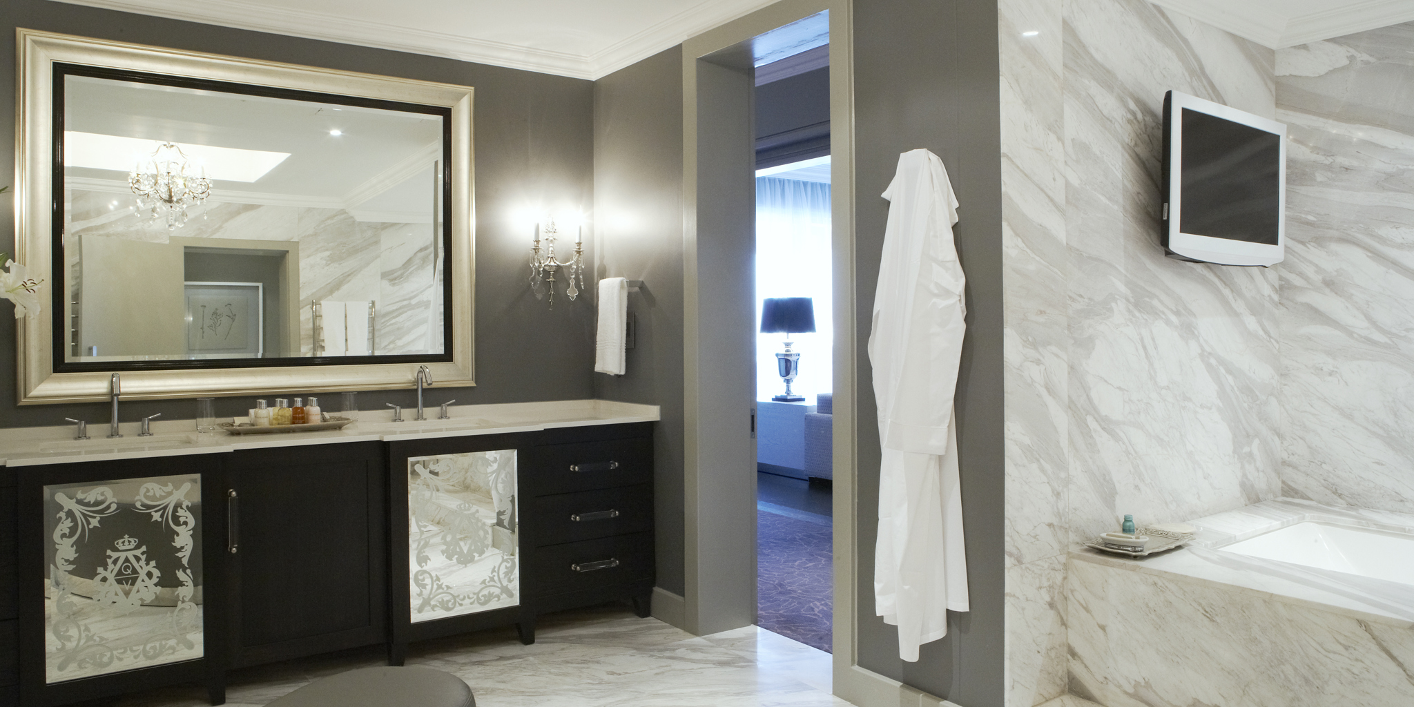 1304 Presidential Suite Bathroom