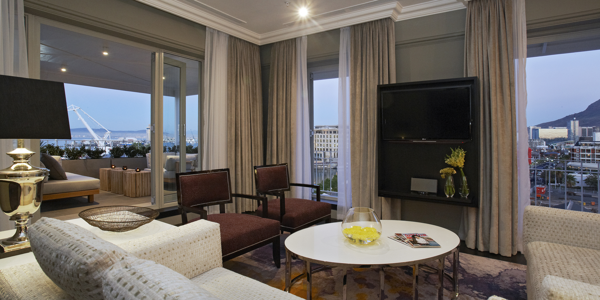 1304 Presidential Suite Lounge1