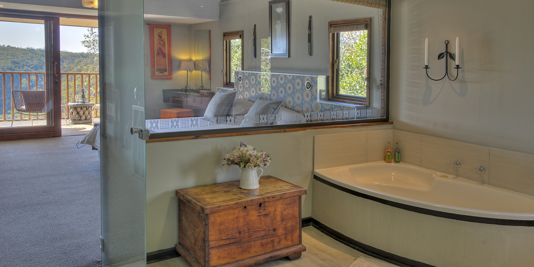 HH suite bathroom