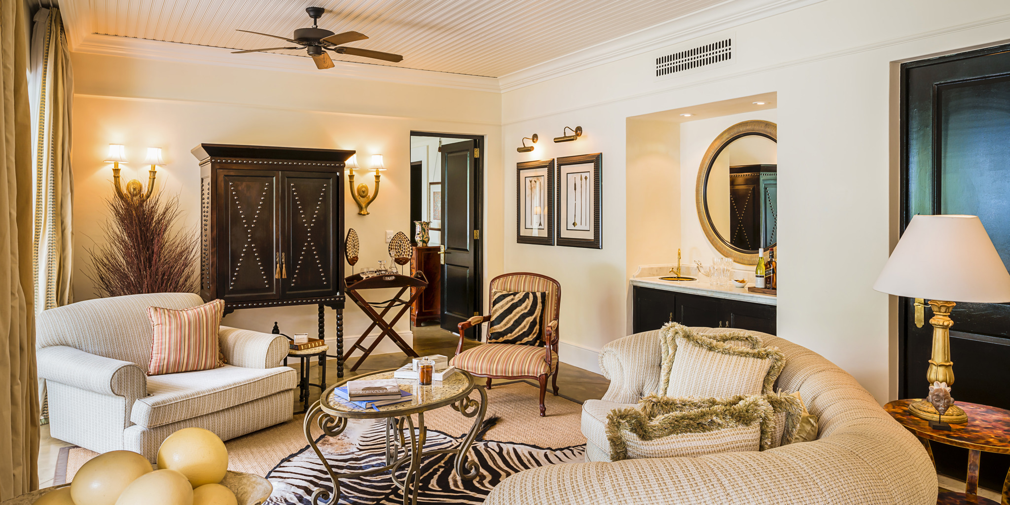75002945 H1 RL PresidentialSuite Living 01 G A H