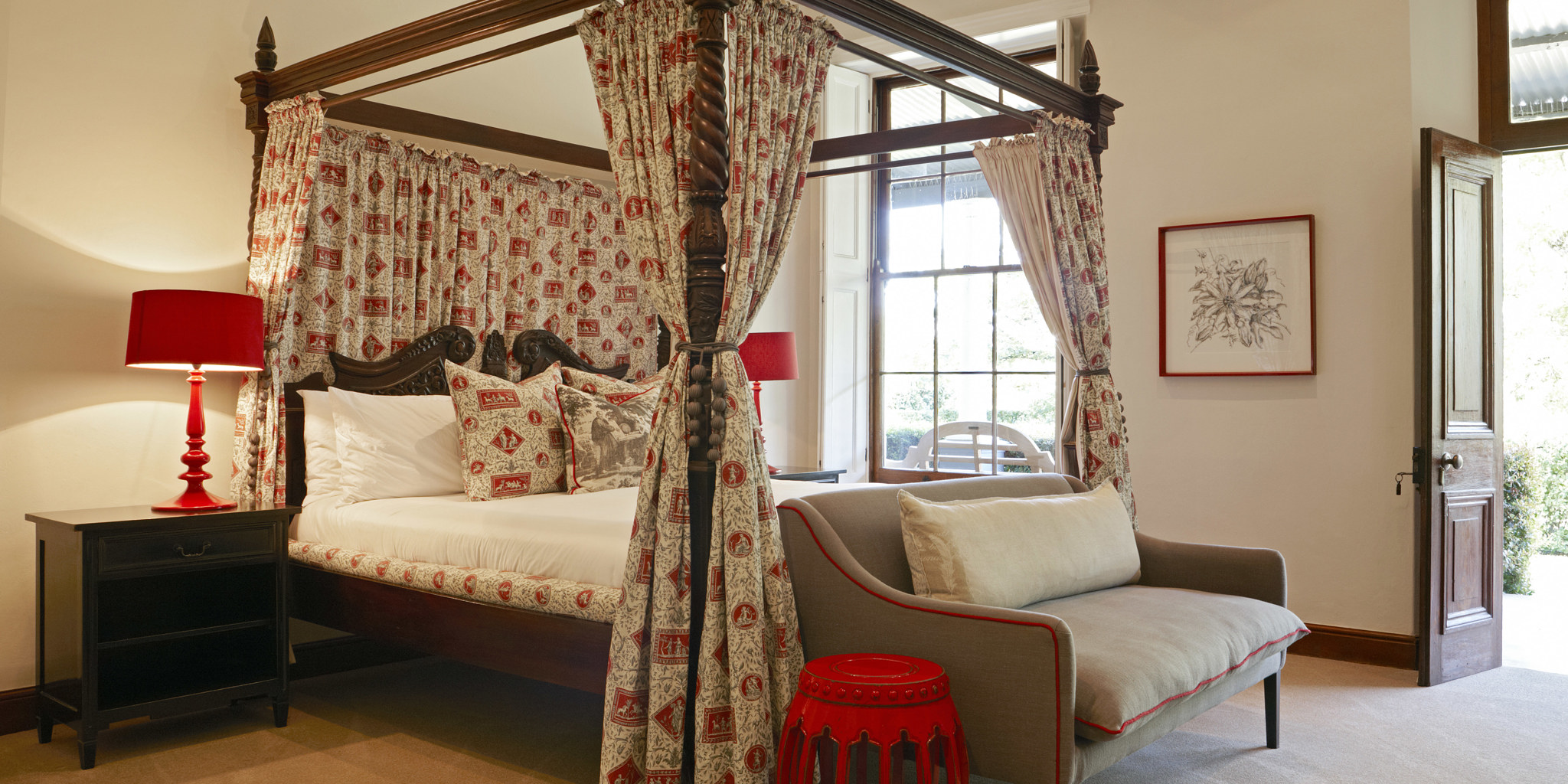 10. LA CLÉ DES MONTAGNES   Le Manoir   main bedroom