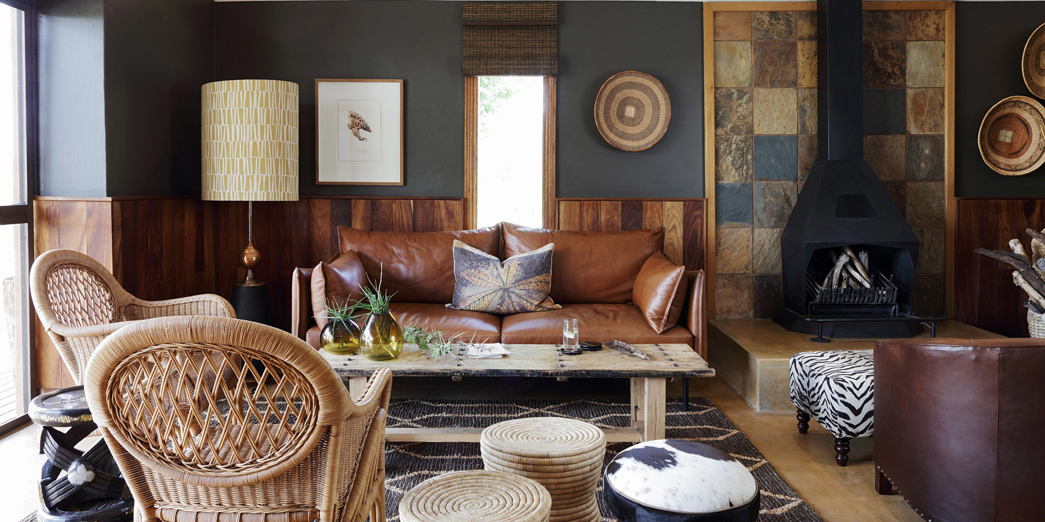Lodge lounge