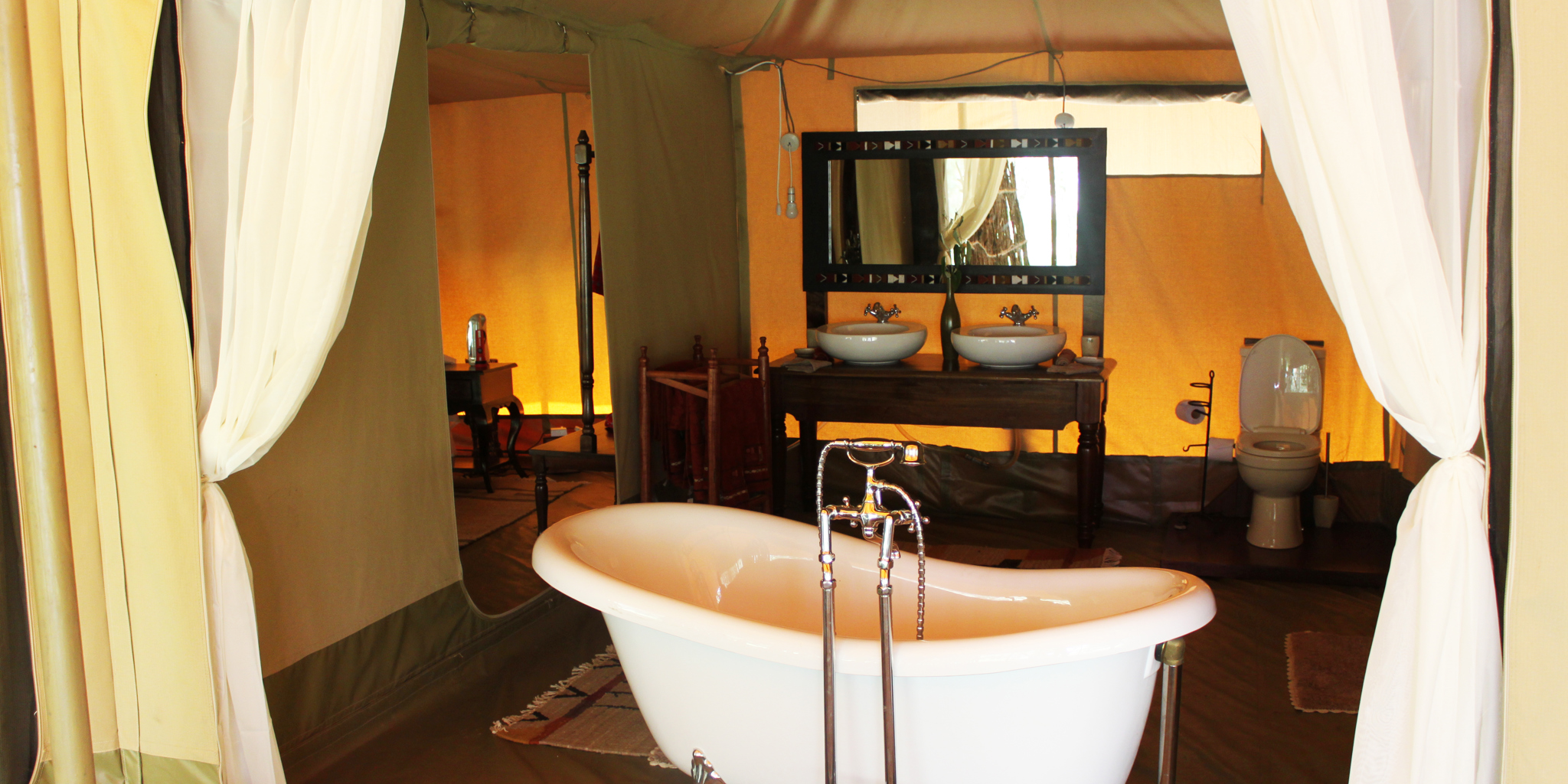 safari camp bathroom