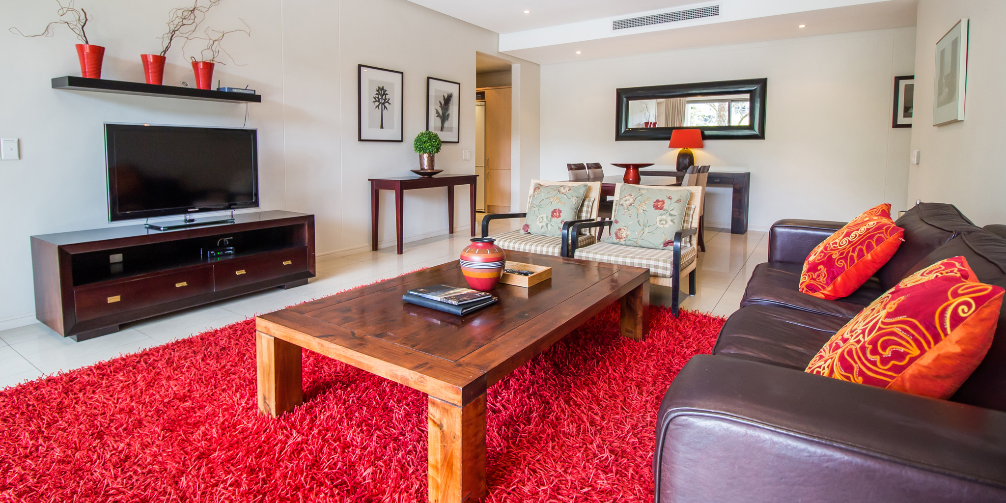 1 bed dining lounge