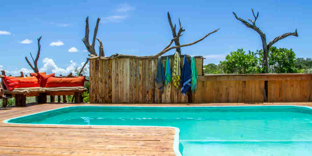 Kenya lodge pool