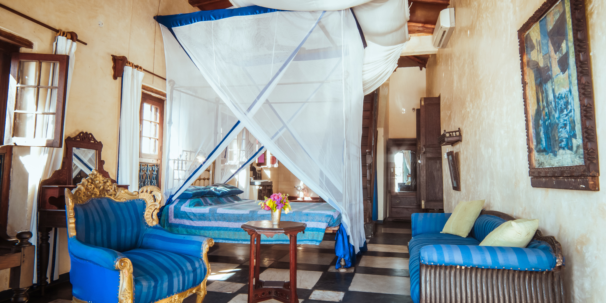 Tour Suite