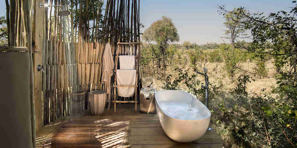 Safari honeymoon outdoor bath