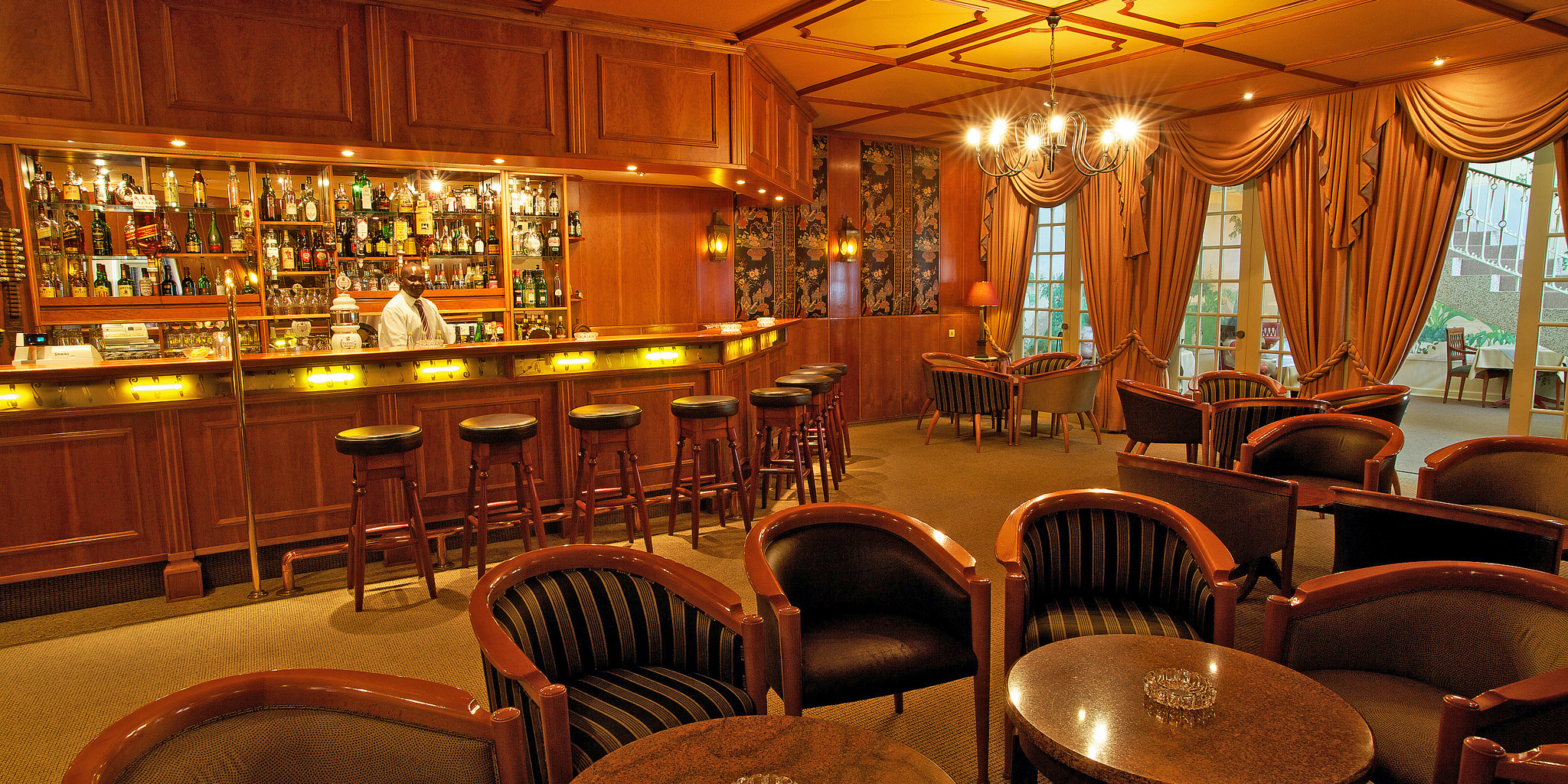 hotel bar