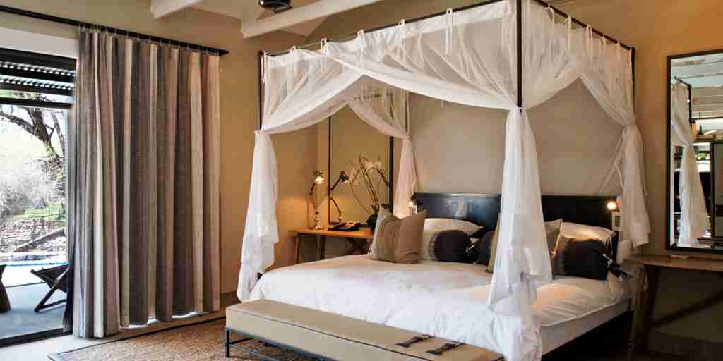 Epako Safari Lodge Waterhole Suite Bedroom