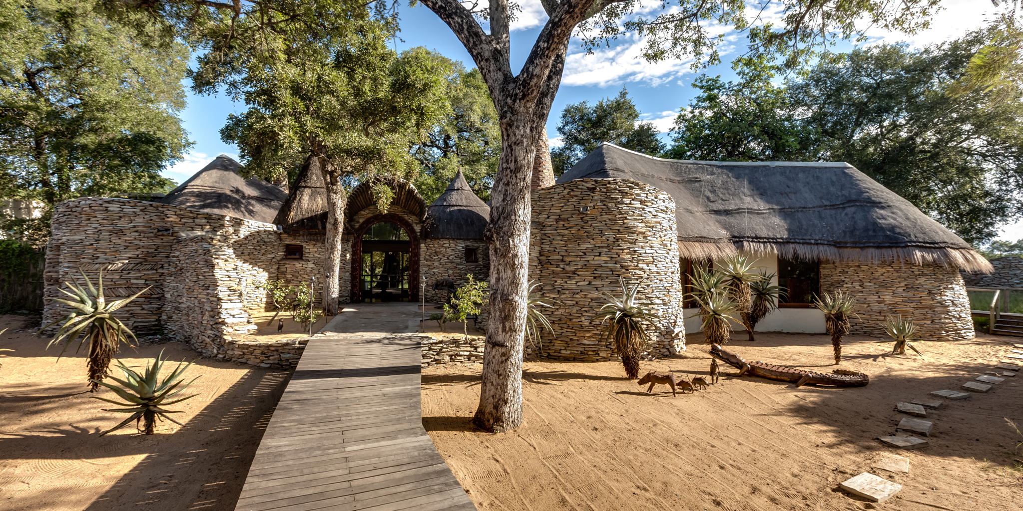 Tintswalo lodge entrance