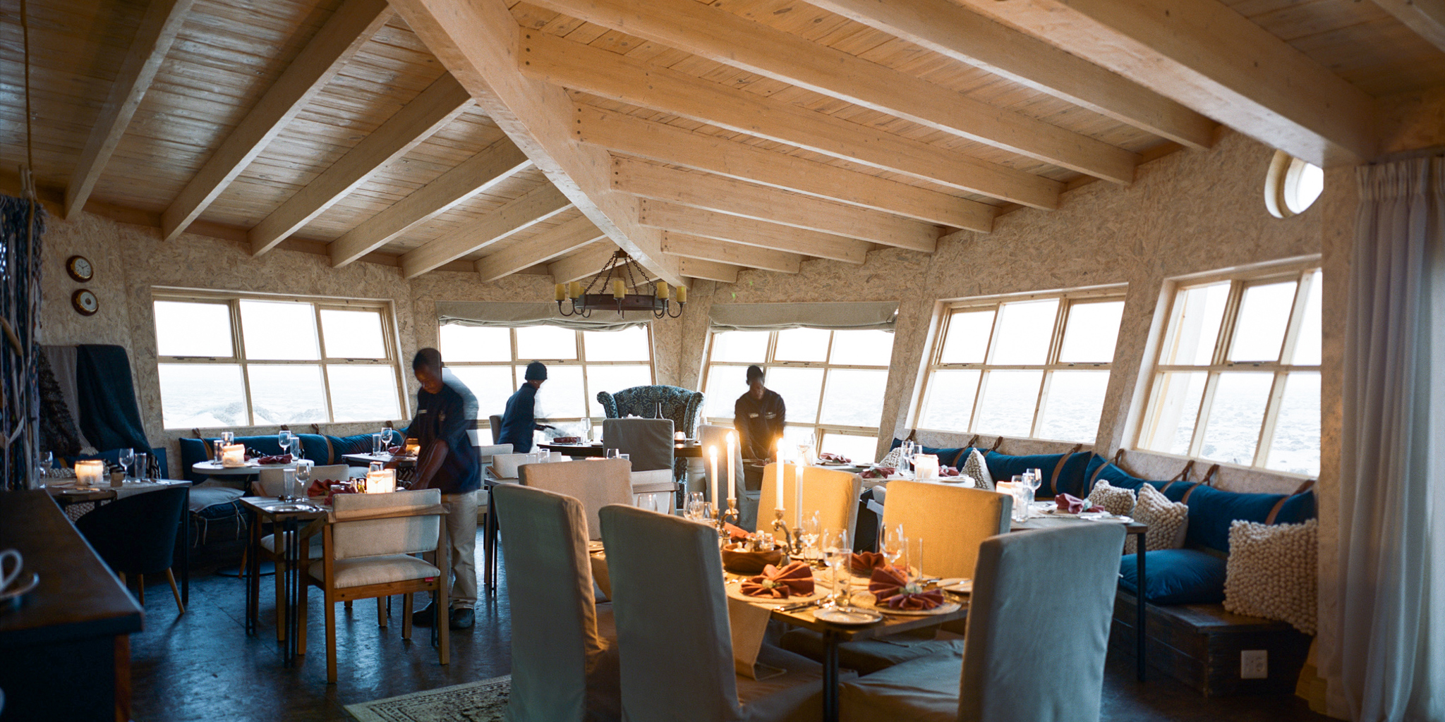 Shipwreck Lodge Main area and dining room