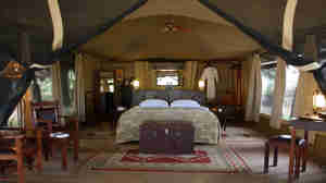 Larsens tent room