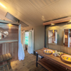 Rra Dinare bathroom