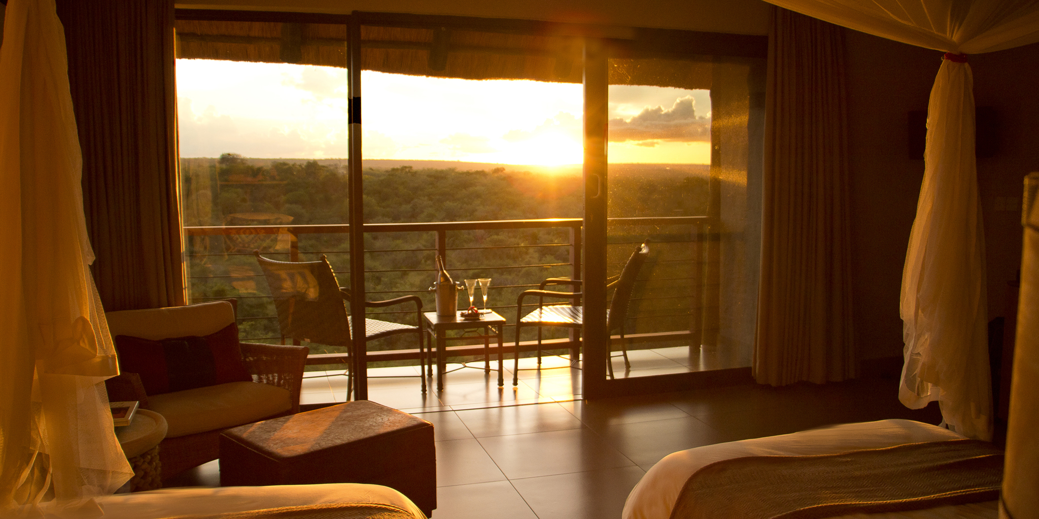 victoria falls safari club sunset room