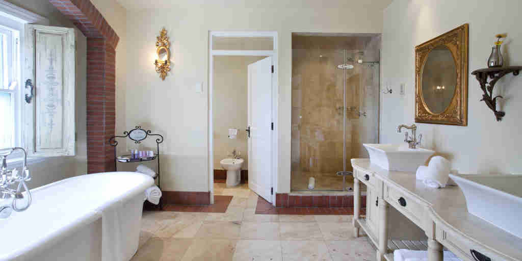 Rooms   Villa Suite (Bathroom) (12) b