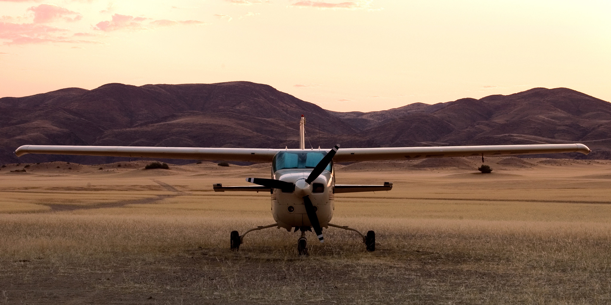 Skeleton Coast Safaris   Schoeman Flying   Plane