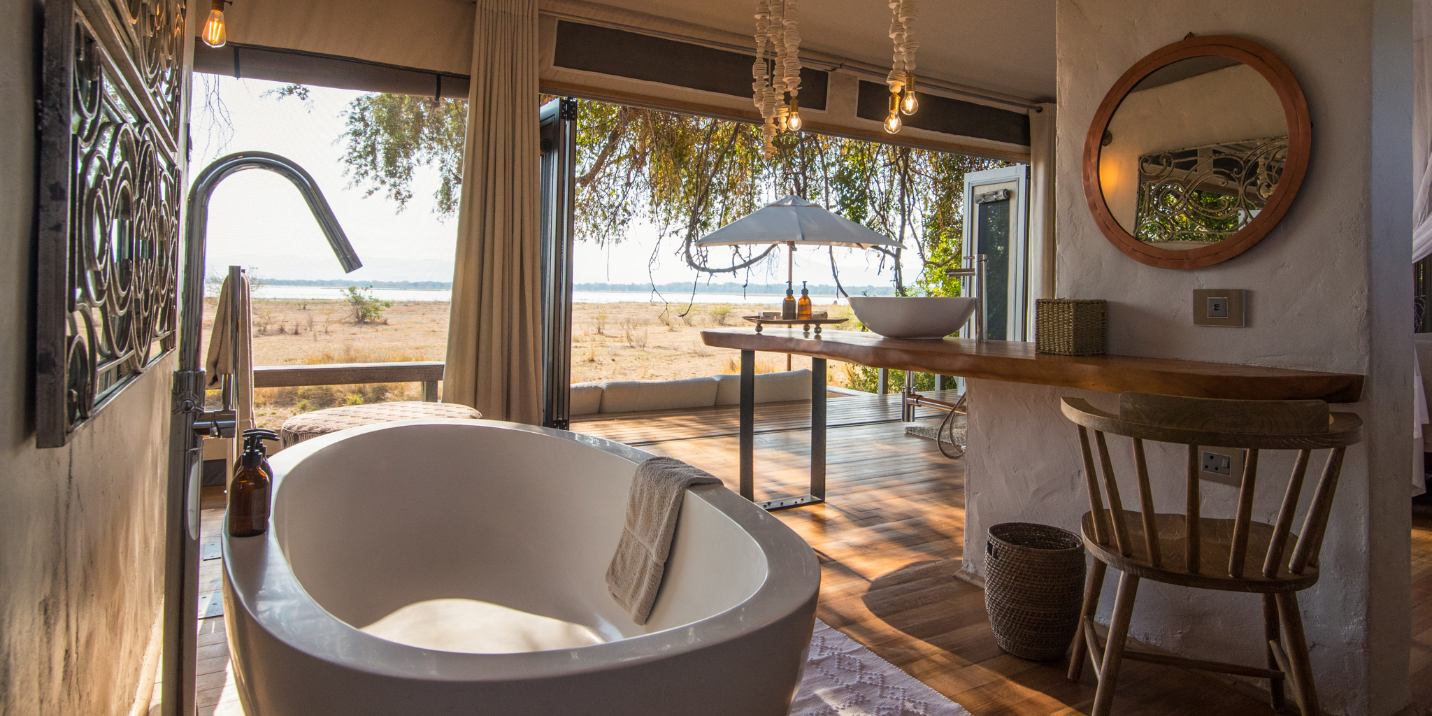 Chikwenya Lodge Bathroom Zimbabwe