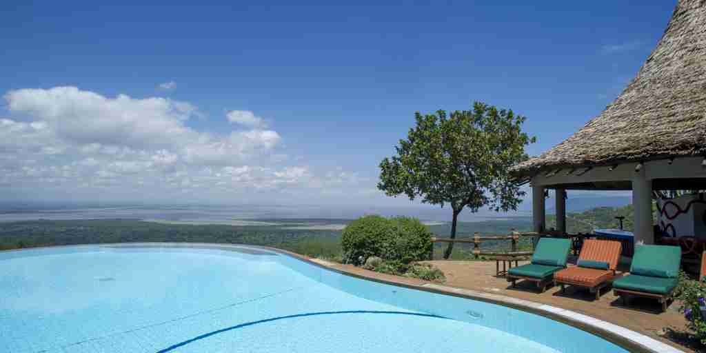 lake manaya serena Pool with a View